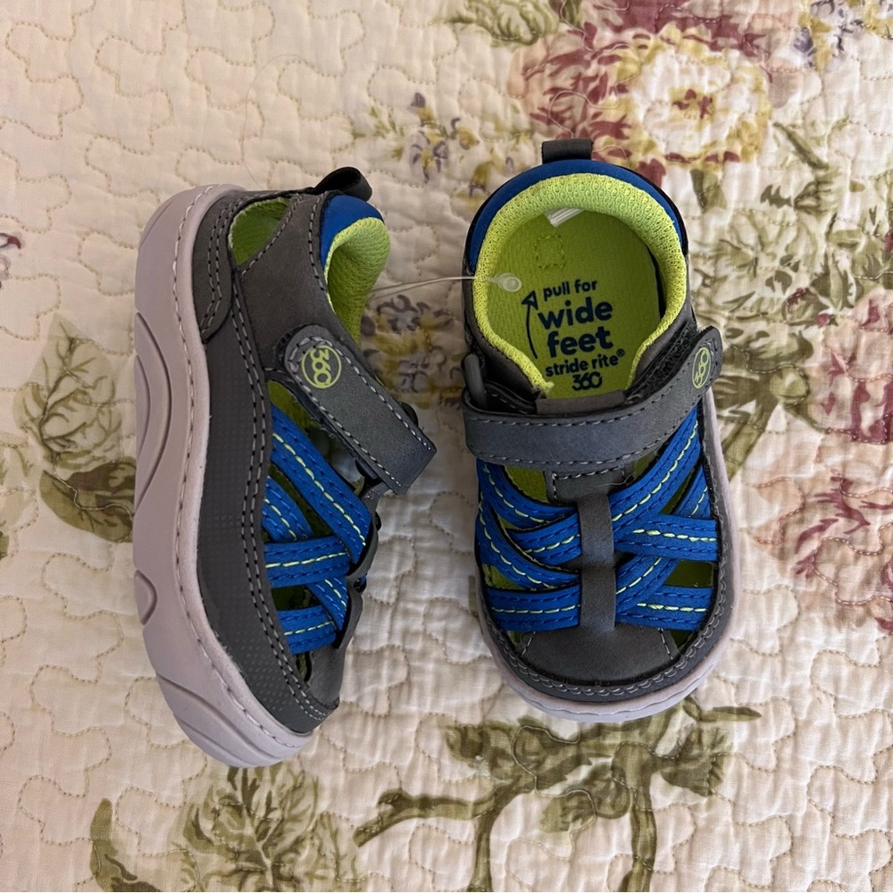 Stride Rite Amos 2.0 Size 3 - Picture 2 of 6